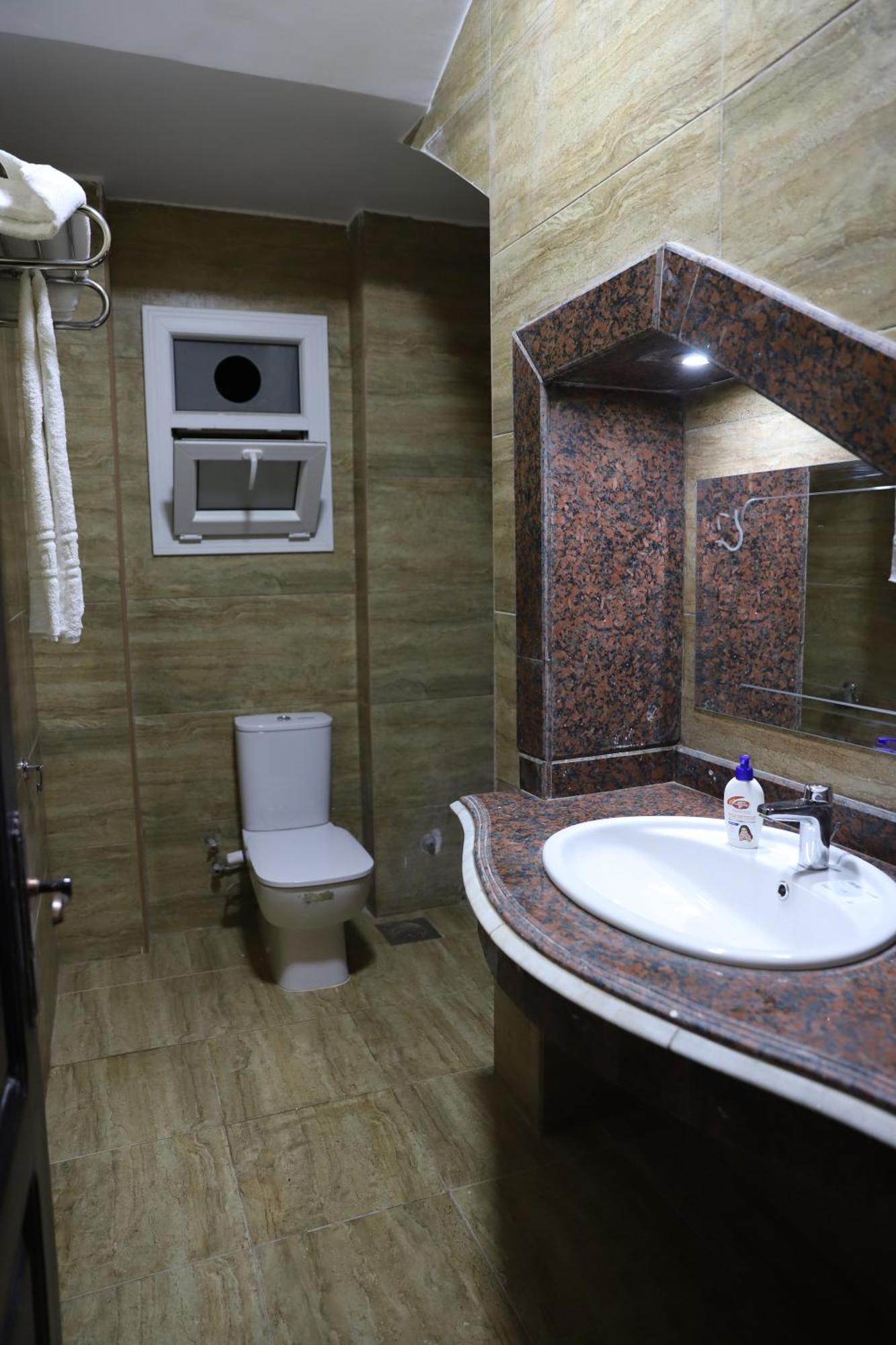 King Khufu Pyramids View Hotel Kafret el-Gabal エクステリア 写真