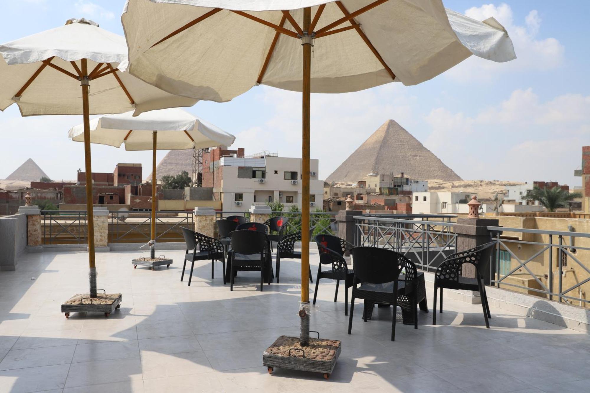 King Khufu Pyramids View Hotel Kafret el-Gabal エクステリア 写真